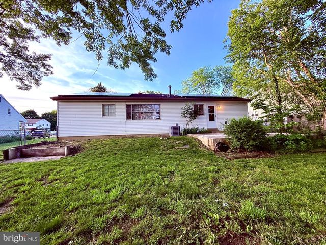 316 JUNIPER DR, Cherry Hill, NJ 08003