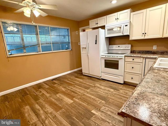 316 JUNIPER DR, Cherry Hill, NJ 08003