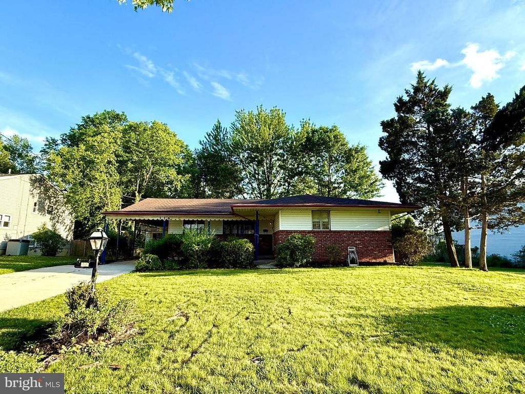 316 JUNIPER DR, Cherry Hill, NJ 08003