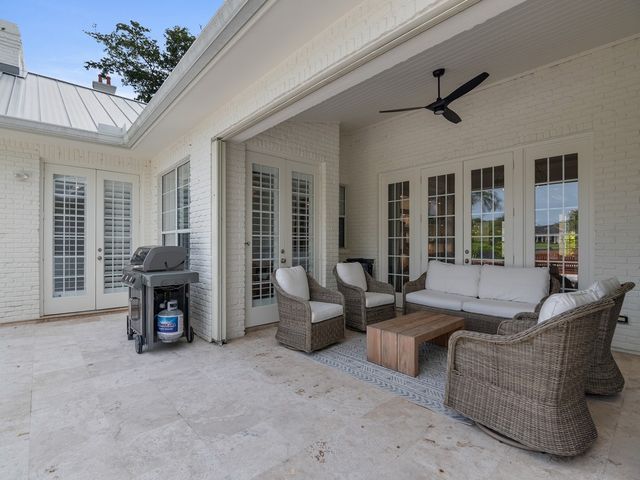 1896 Mooringline Drive, Vero Beach, FL 32963