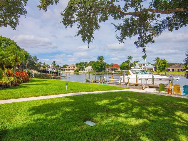 1896 Mooringline Drive, Vero Beach, FL 32963