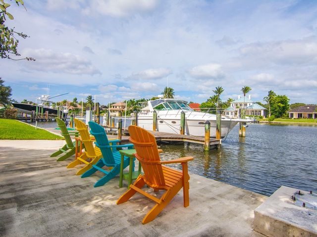 1896 Mooringline Drive, Vero Beach, FL 32963