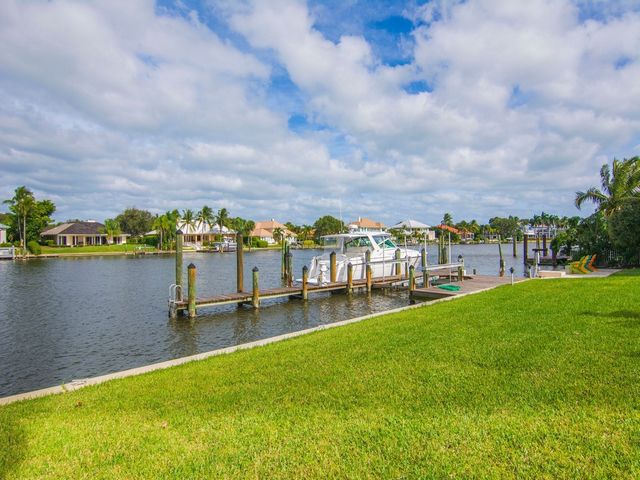 1896 Mooringline Drive, Vero Beach, FL 32963