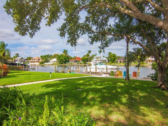 1896 Mooringline Drive, Vero Beach, FL 32963