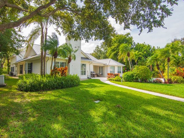 1896 Mooringline Drive, Vero Beach, FL 32963