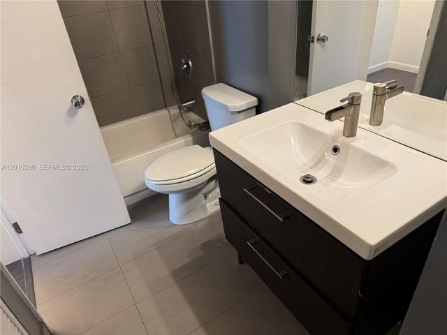492 NW 165th St Rd C-314, Miami, FL 33169