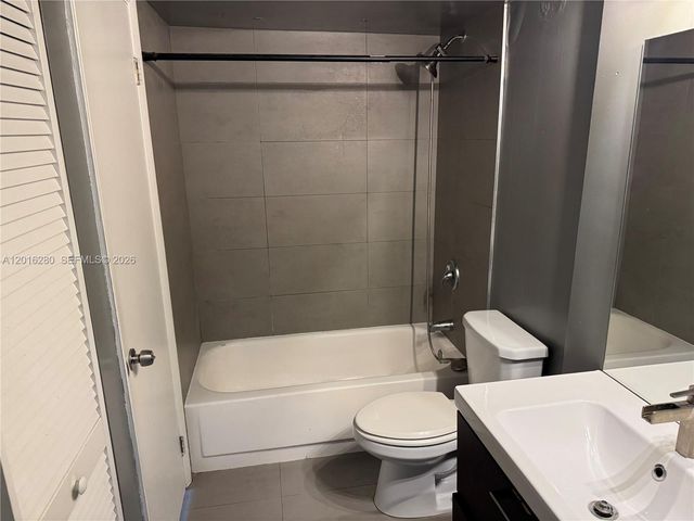492 NW 165th St Rd C-314, Miami, FL 33169