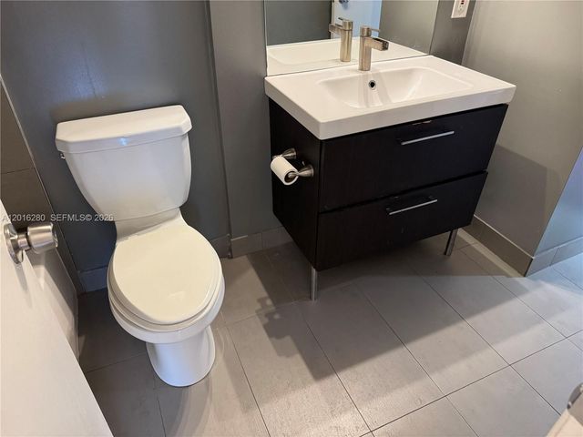 492 NW 165th St Rd C-314, Miami, FL 33169