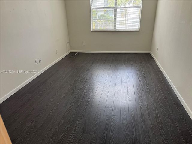 492 NW 165th St Rd C-314, Miami, FL 33169