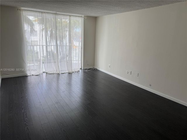 492 NW 165th St Rd C-314, Miami, FL 33169