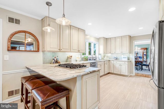 3723 RIVERWOOD RD, Alexandria, VA 22309