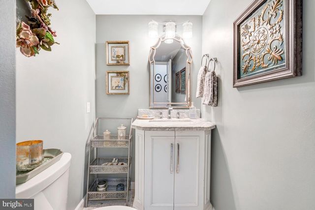 3723 RIVERWOOD RD, Alexandria, VA 22309