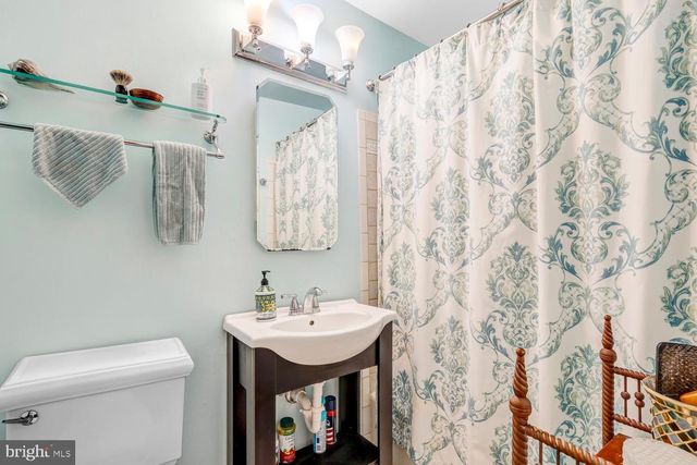 3723 RIVERWOOD RD, Alexandria, VA 22309