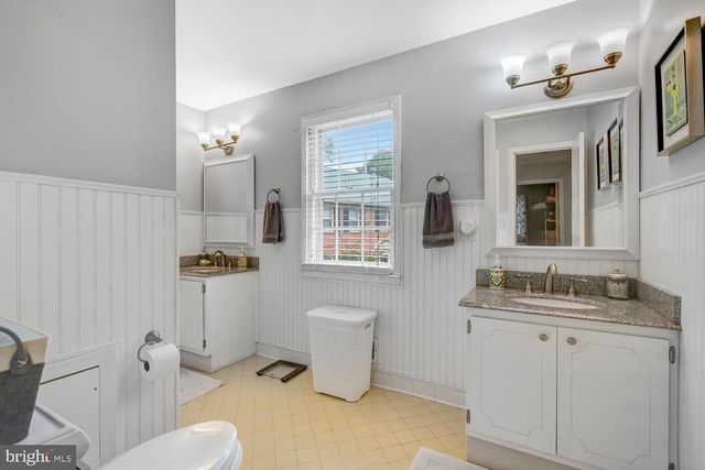 3723 RIVERWOOD RD, Alexandria, VA 22309