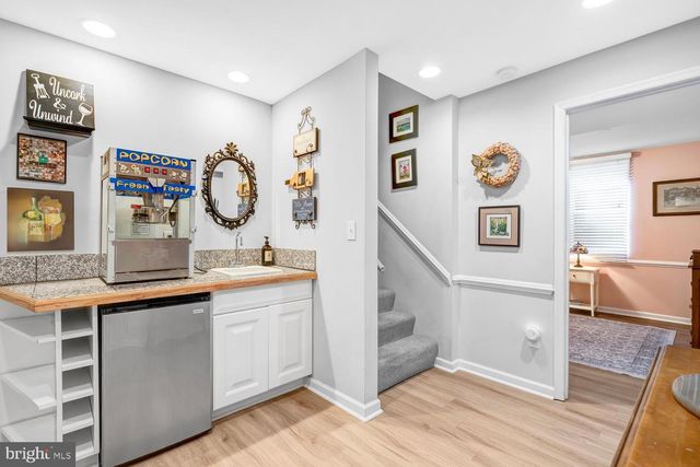 3723 RIVERWOOD RD, Alexandria, VA 22309