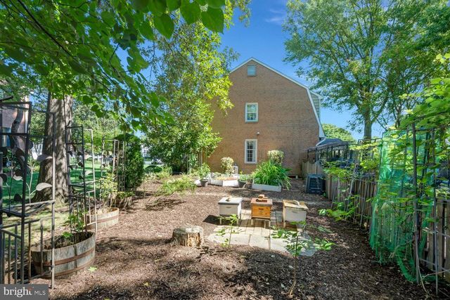 3723 RIVERWOOD RD, Alexandria, VA 22309