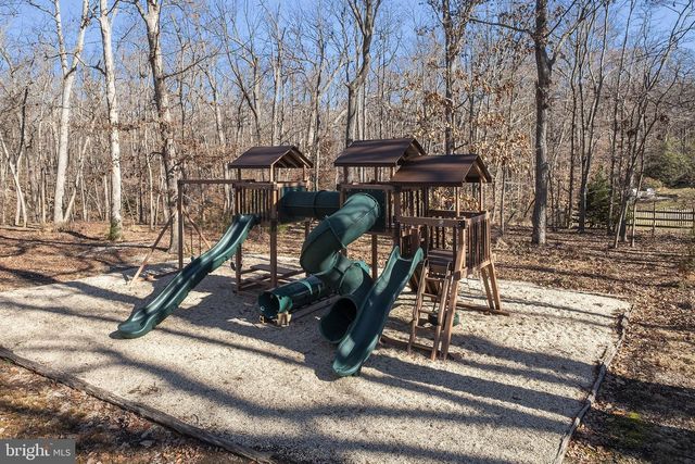 3723 RIVERWOOD RD, Alexandria, VA 22309