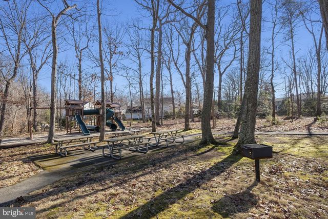 3723 RIVERWOOD RD, Alexandria, VA 22309