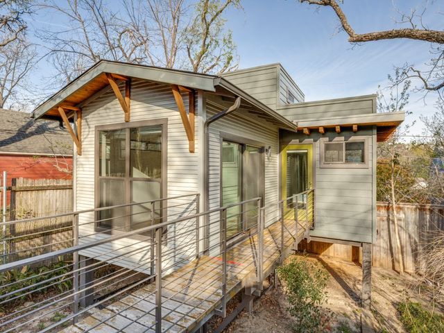 6931 Lindsley Avenue, Dallas, TX 75223