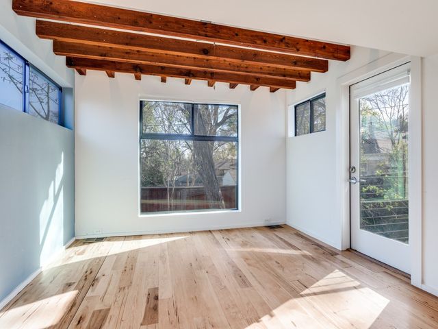 6931 Lindsley Avenue, Dallas, TX 75223