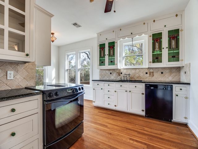 6931 Lindsley Avenue, Dallas, TX 75223