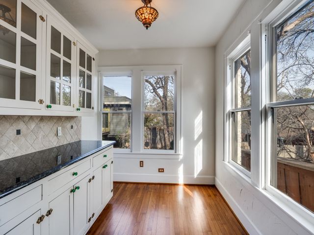 6931 Lindsley Avenue, Dallas, TX 75223