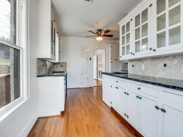 6931 Lindsley Avenue, Dallas, TX 75223