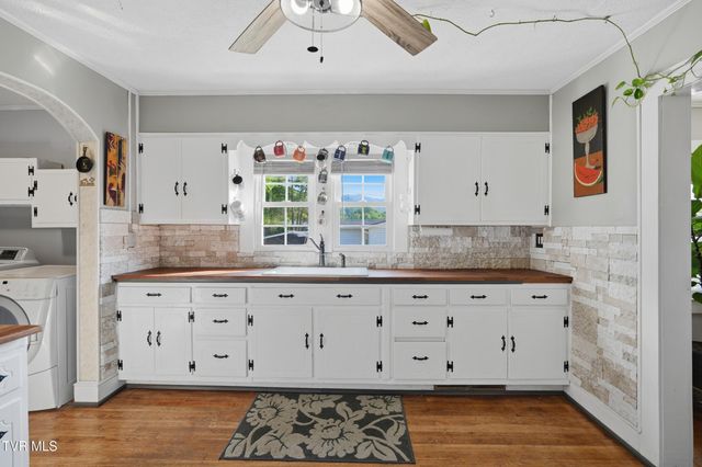 251 Charleston Street, Weber City, VA 24290