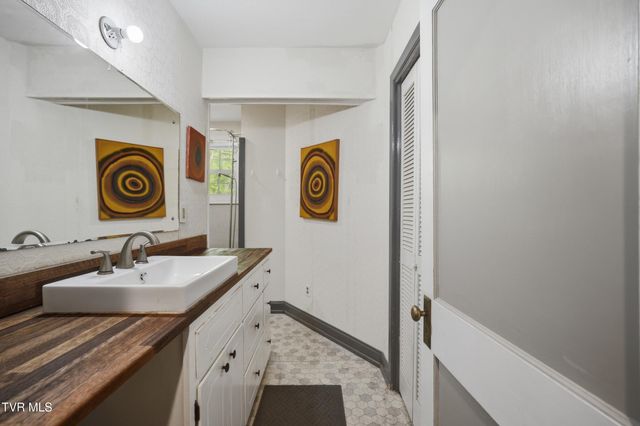 251 Charleston Street, Weber City, VA 24290