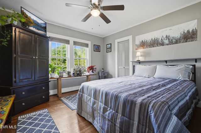 251 Charleston Street, Weber City, VA 24290