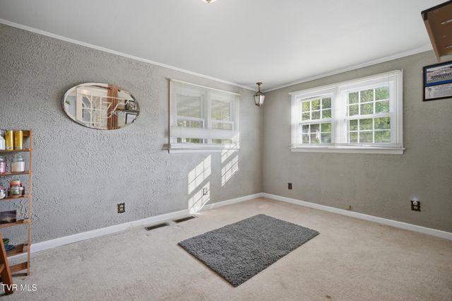 251 Charleston Street, Weber City, VA 24290