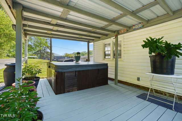 251 Charleston Street, Weber City, VA 24290