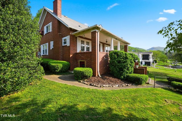 251 Charleston Street, Weber City, VA 24290