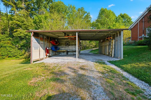 251 Charleston Street, Weber City, VA 24290