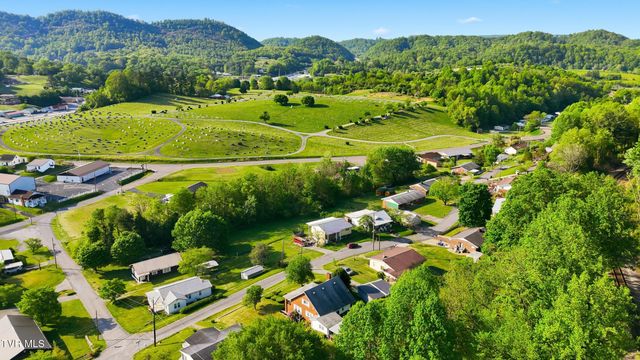 251 Charleston Street, Weber City, VA 24290