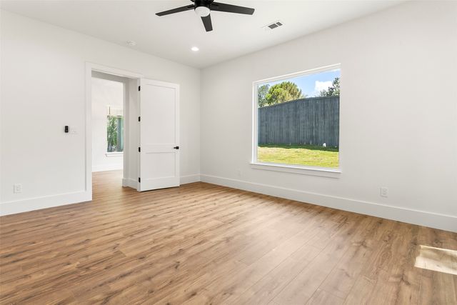 205 Familia Court, Azle, TX 76020