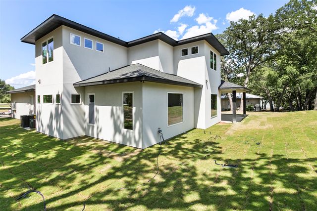 205 Familia Court, Azle, TX 76020