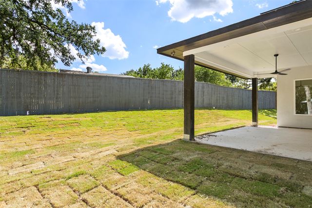 205 Familia Court, Azle, TX 76020