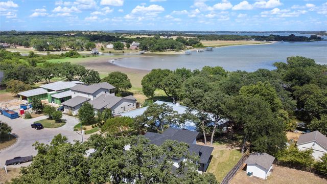 205 Familia Court, Azle, TX 76020