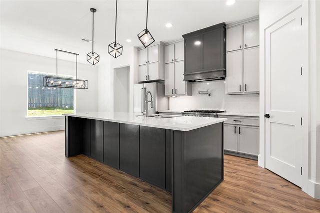205 Familia Court, Azle, TX 76020