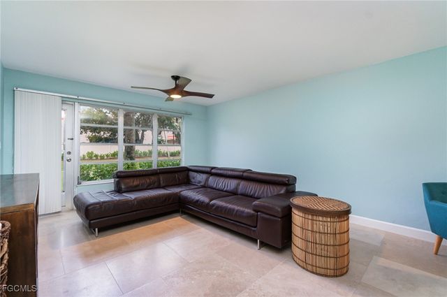 3574 Antarctic CIR 2107, Naples, FL 34112