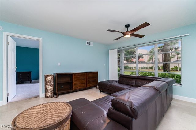 3574 Antarctic CIR 2107, Naples, FL 34112