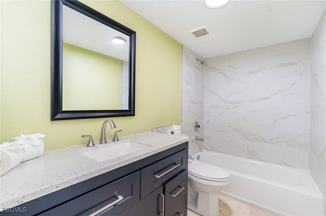 3574 Antarctic CIR 2107, Naples, FL 34112