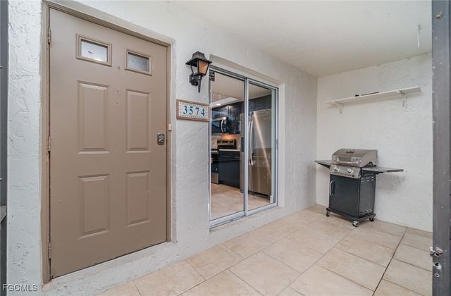 3574 Antarctic CIR 2107, Naples, FL 34112