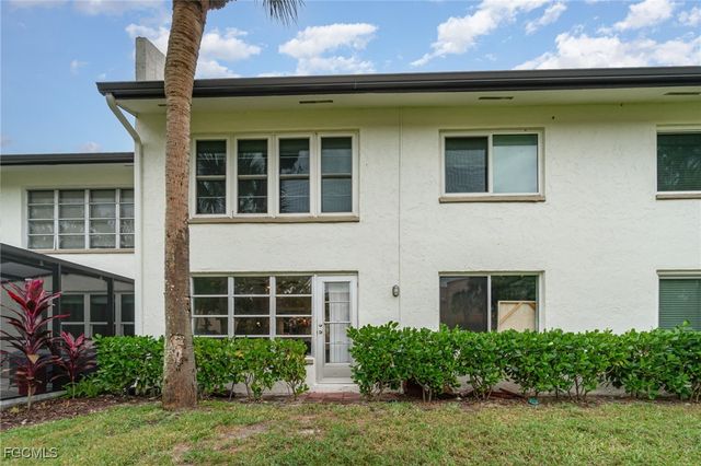 3574 Antarctic CIR 2107, Naples, FL 34112