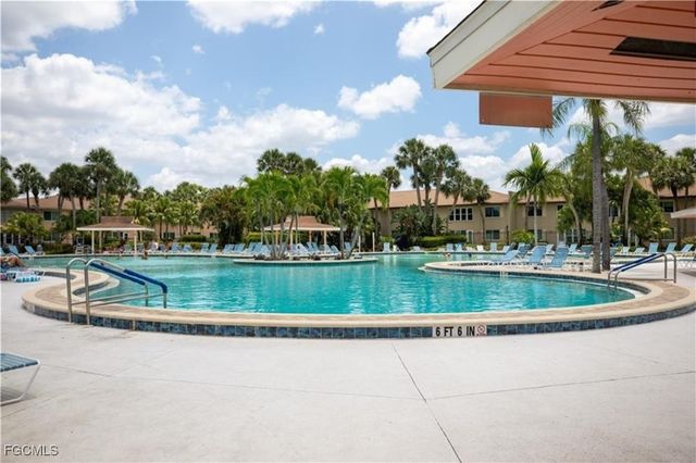3574 Antarctic CIR 2107, Naples, FL 34112