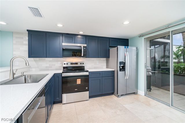 3574 Antarctic CIR 2107, Naples, FL 34112