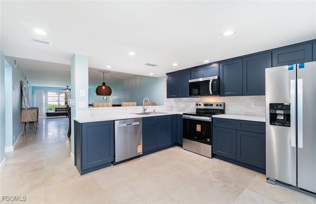 3574 Antarctic CIR 2107, Naples, FL 34112