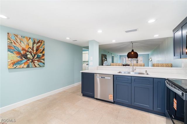 3574 Antarctic CIR 2107, Naples, FL 34112