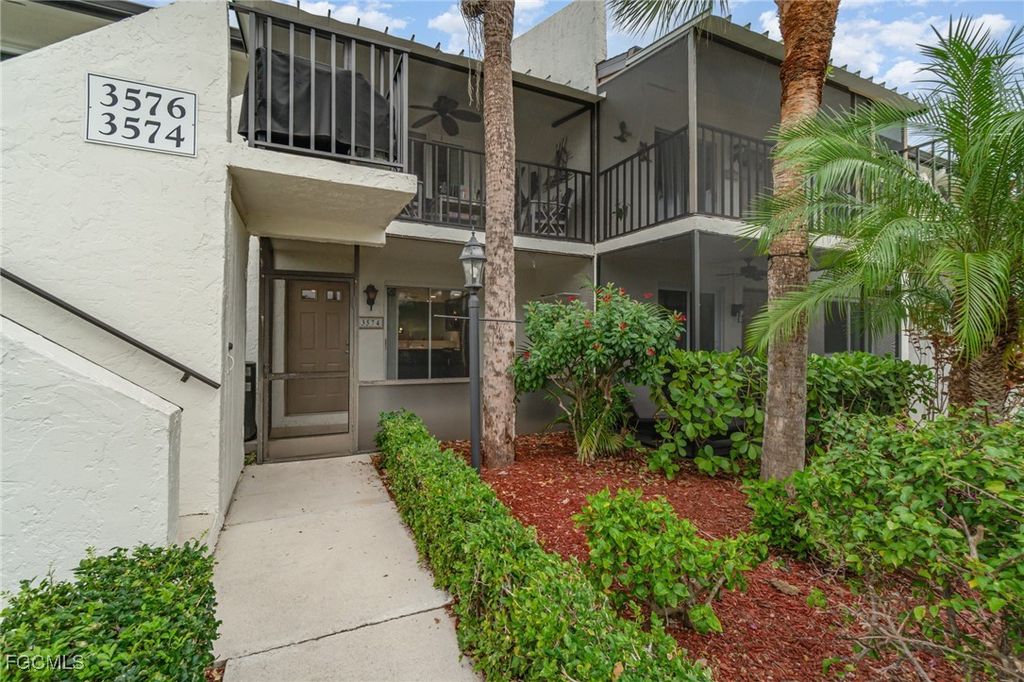 3574 Antarctic CIR 2107, Naples, FL 34112